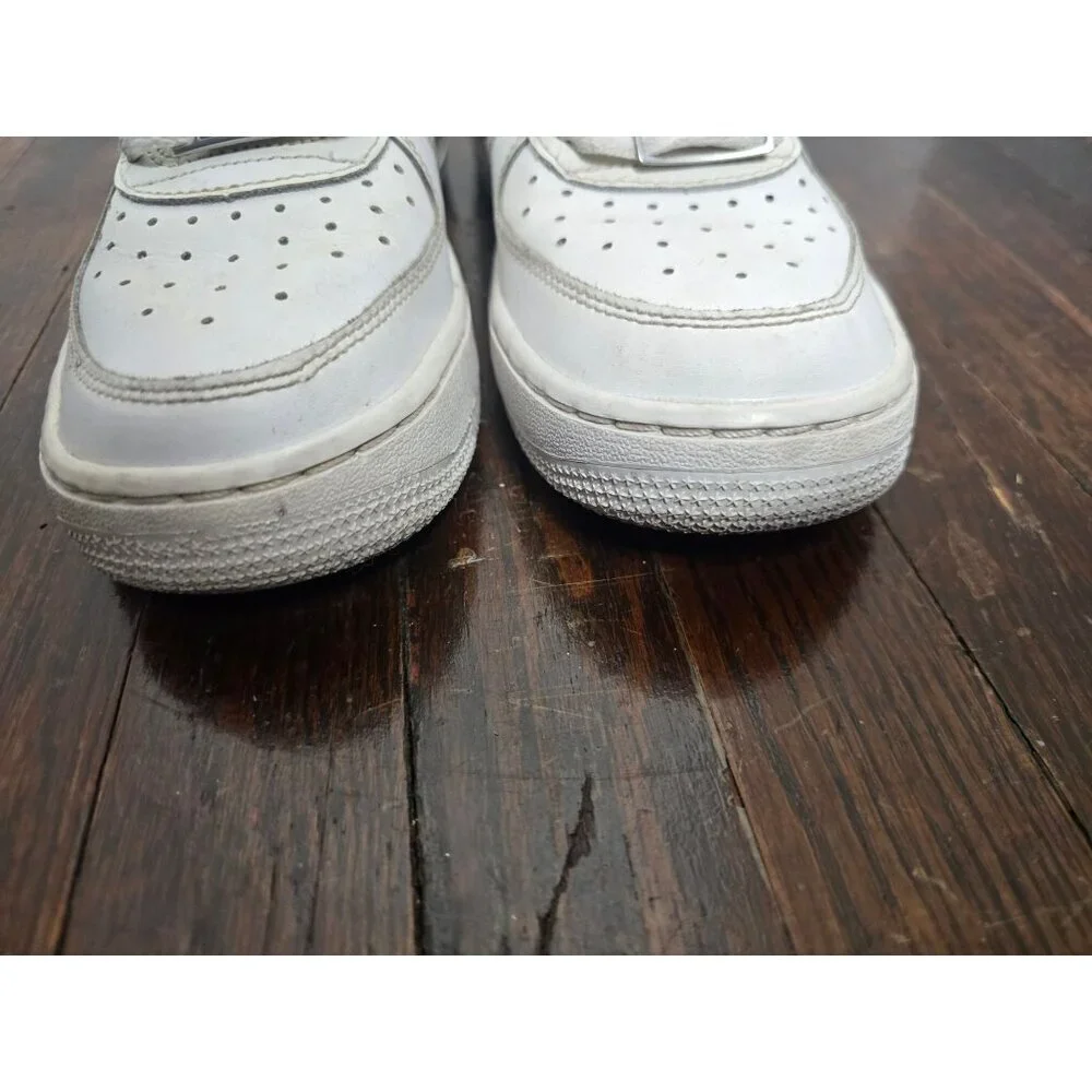 Nike Air Force 1 Mid Triple White Sneakers